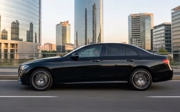 E-Class city driving